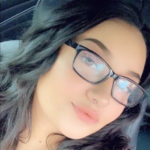 Meet your Posher, Marie